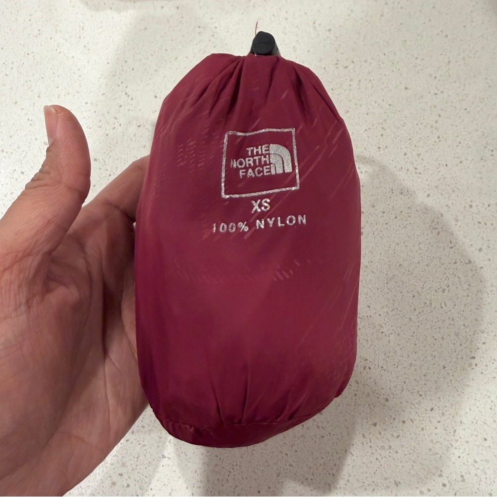 The North Face Women’s Pink Color Windbreaker Jacket Foldable with Bag sz XS - Picture 12 of 12